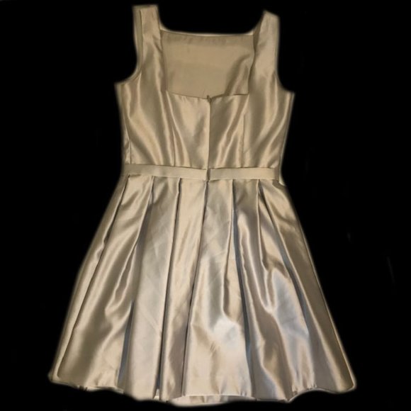 Laundry by Shelli Segal Silver Satin Cocktail Dress Size 4 - Picture 4 of 6